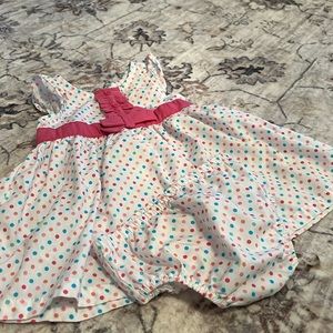 Baby girl outfit sz 6-9 m
